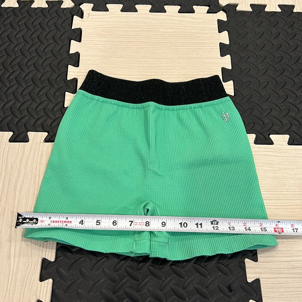 Free People Movement Seamless Prajna Short Fresh Cut M/L - Picture 7 of 11